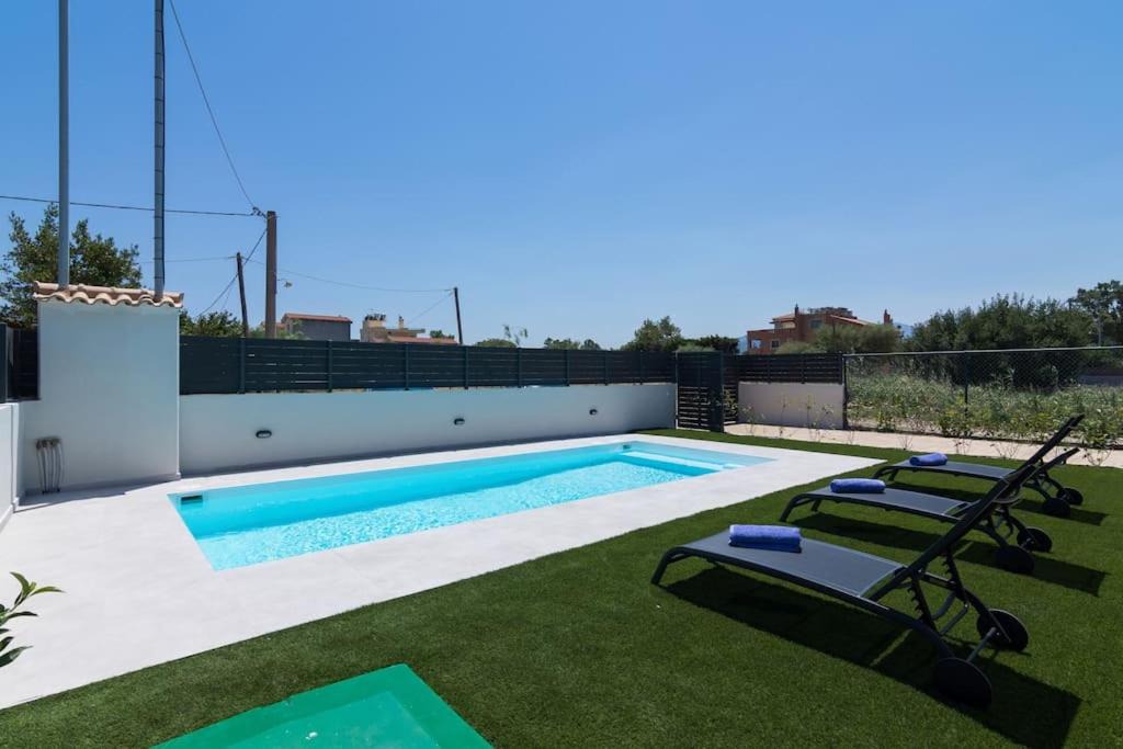 Elegant House with Private Pool - 4