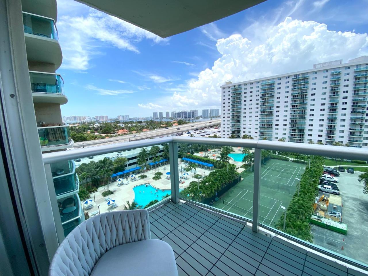 Luxurious and Centrally-located 1BR Condo by the beach! - 3