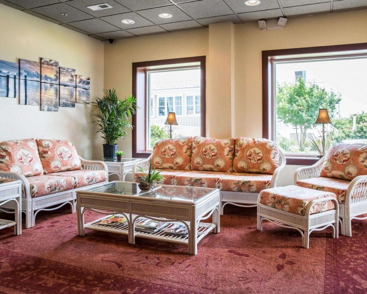 Island Inn & Suites, an Ascend Collection Hotel photo 4