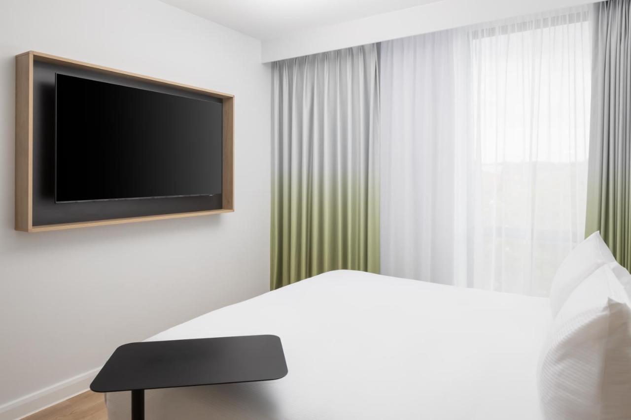 Hampton By Hilton Nuneaton - 2