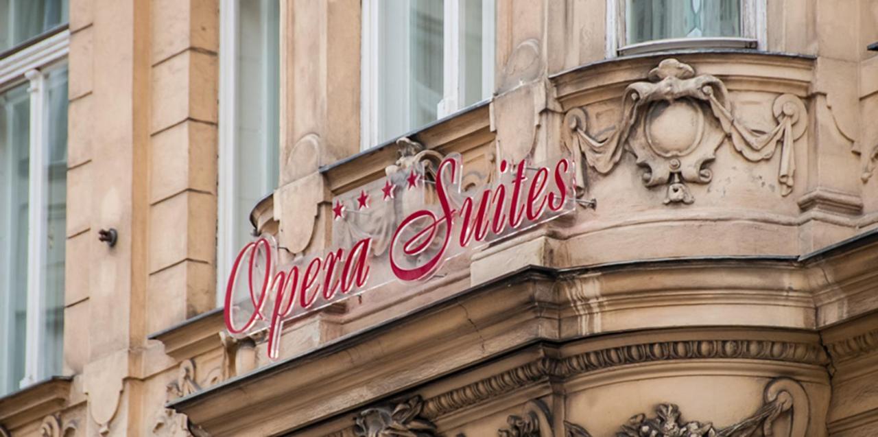 Pension Opera Suites I Self Check In I AC in all rooms