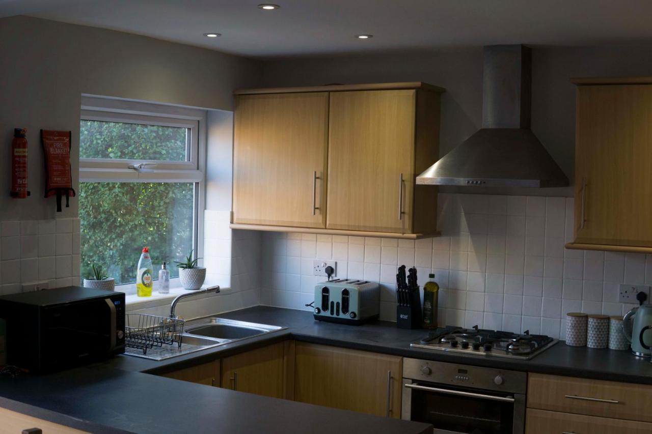 Entire 3-bed house near Cheltenham racecourse and town - 2