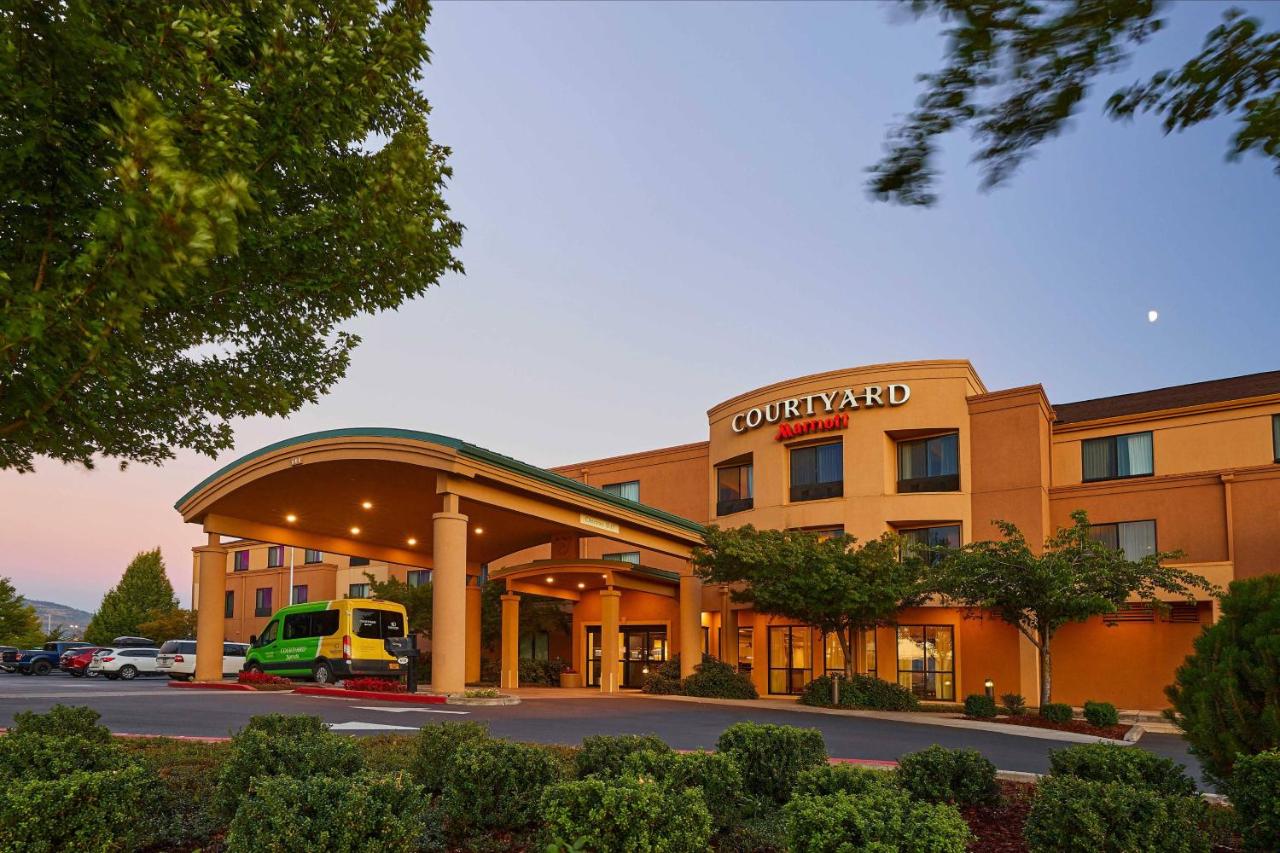 Courtyard by Marriott Medford Airport