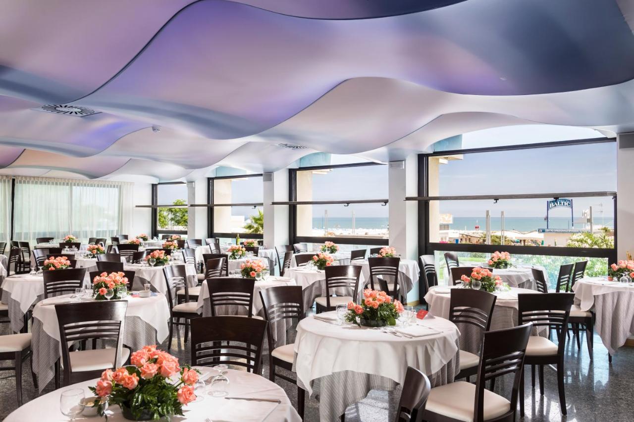 Hotel Baltic Riccione-Fronte Mare photo 2