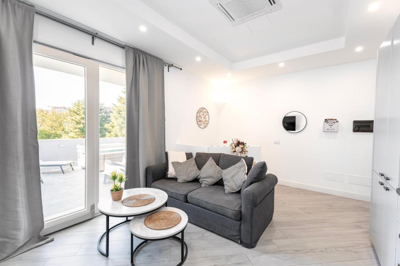 Luxury - Jacuzzi Apartments Near Rome - 3