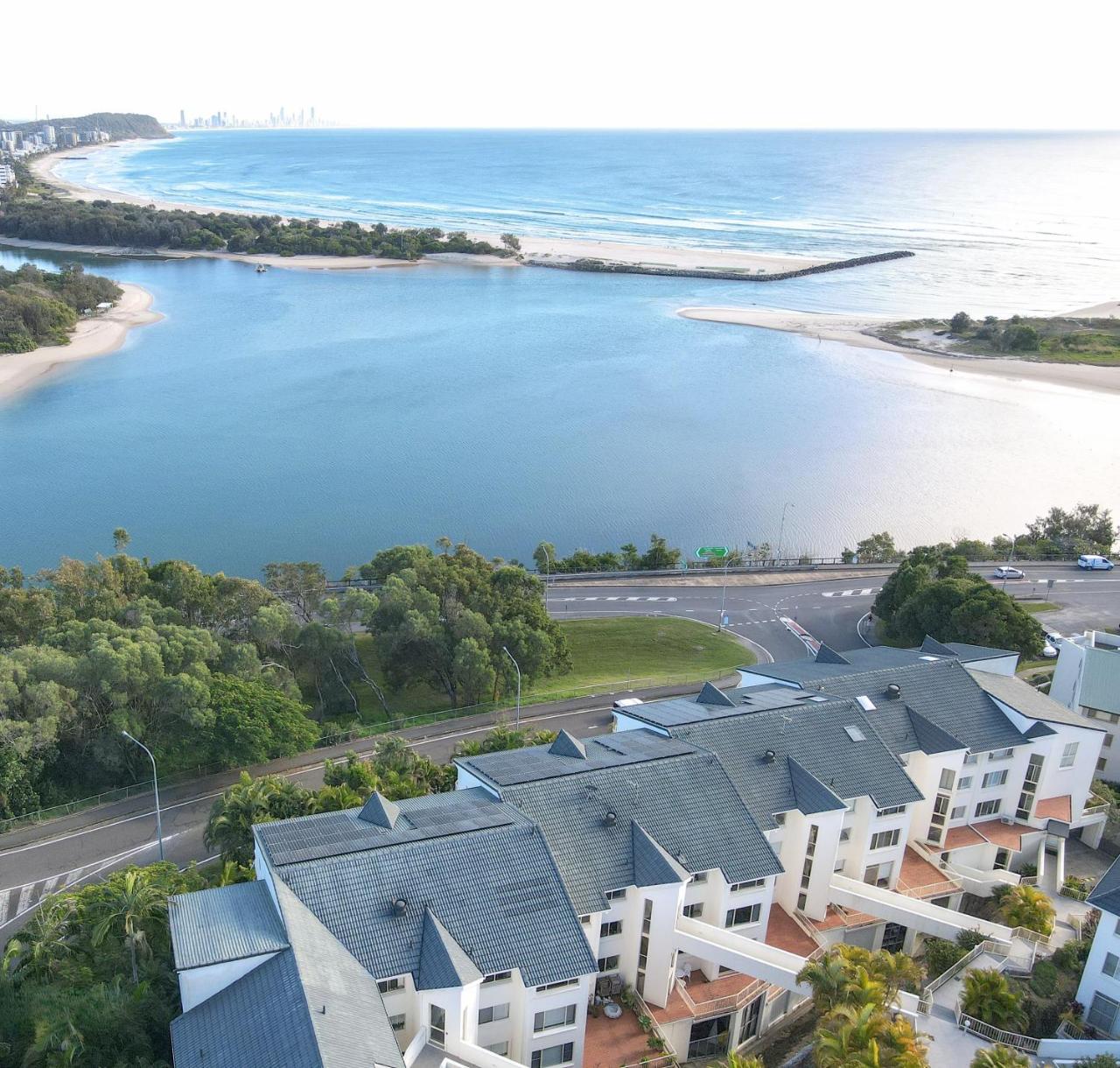 Photo - The Hill Apartments Currumbin Beach