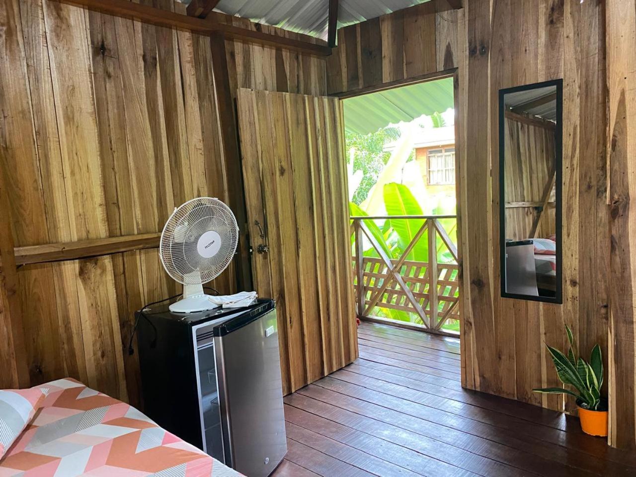 Hotel cahuita photo 2