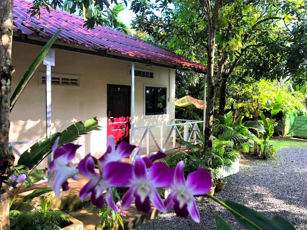 Green Mango Bungalows photo 2