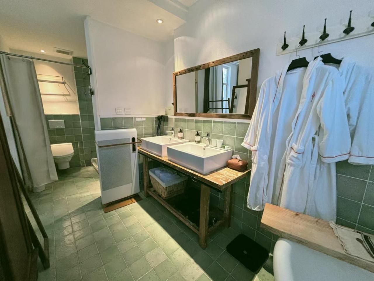 Peking Garden Siheyuan Boutique Hotel-Forbidden City&Beihai Park&Historic Hutong-Traditionnal yard&Sunshine terrace&Tea house&home kitchen photo 2
