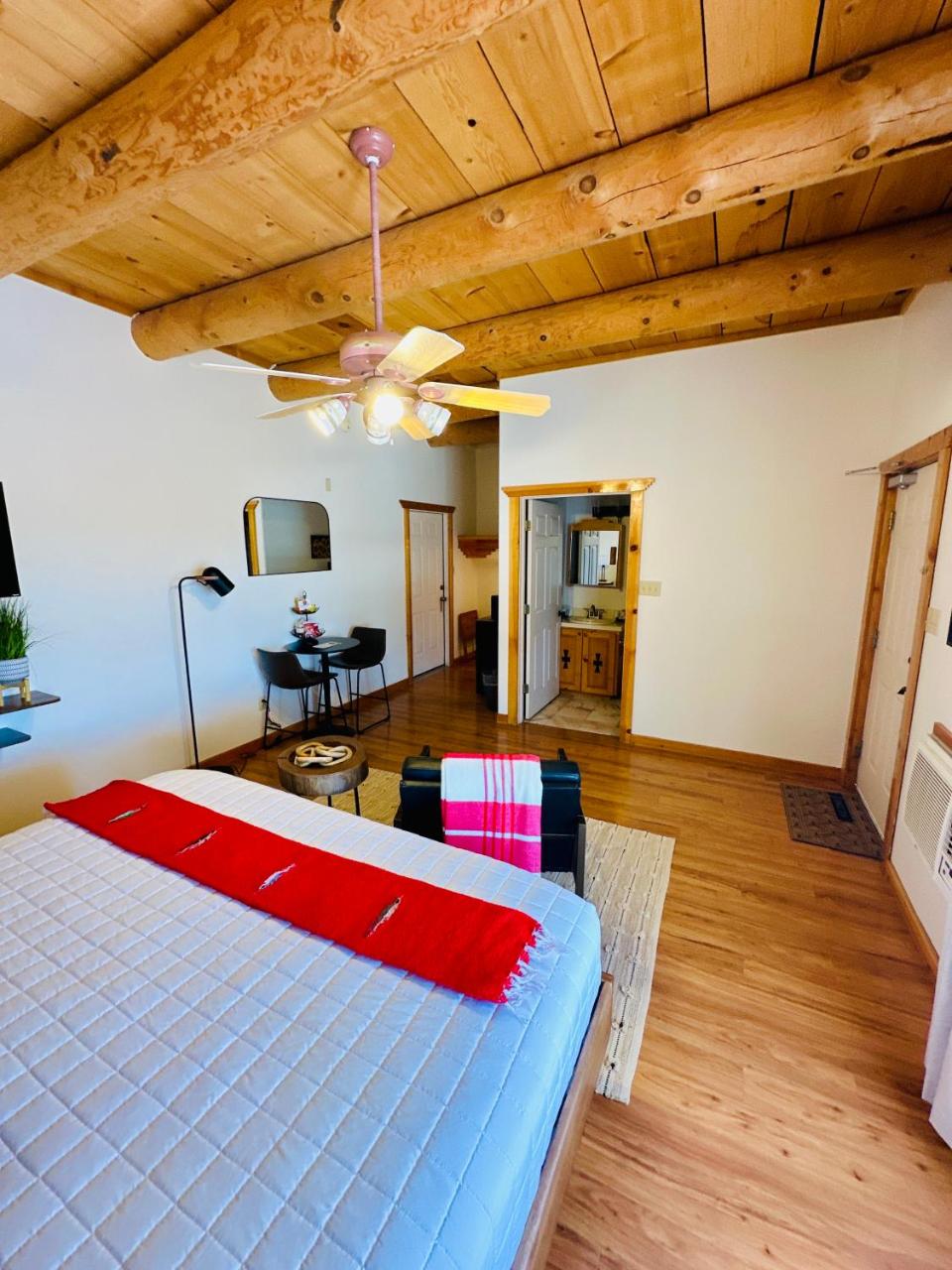 Adobe Rose Boutique Inn photo 2