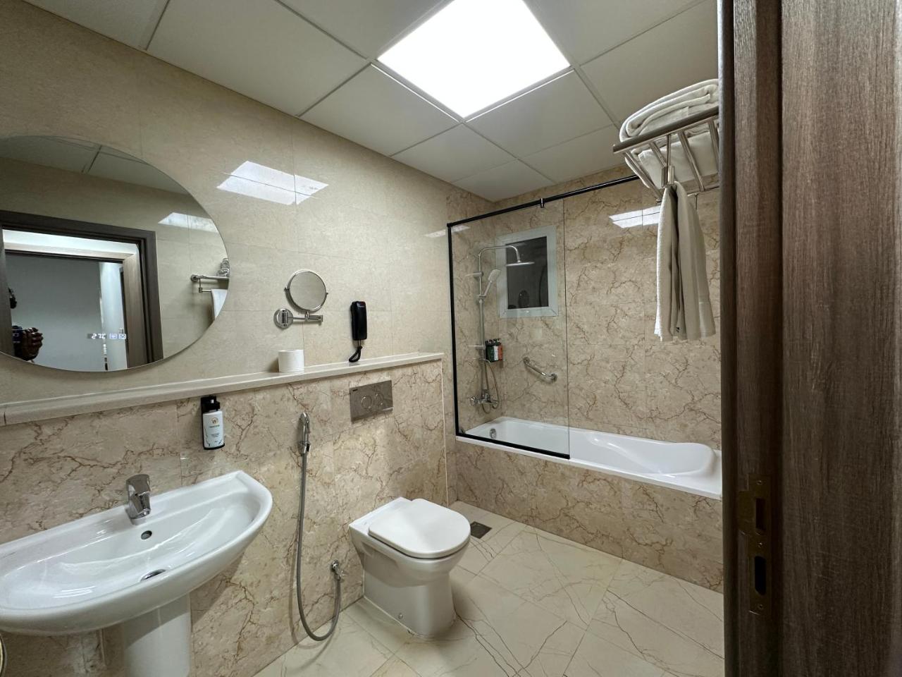 Wescott Plaza Hotel Apartments LLC Formerly West Zone Plaza Hotel Apts photo 3