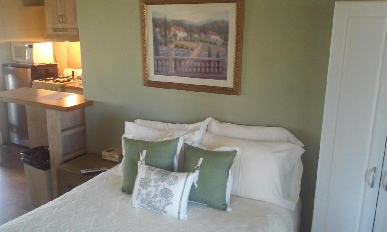 Hilltop Tavern and Inn photo 4