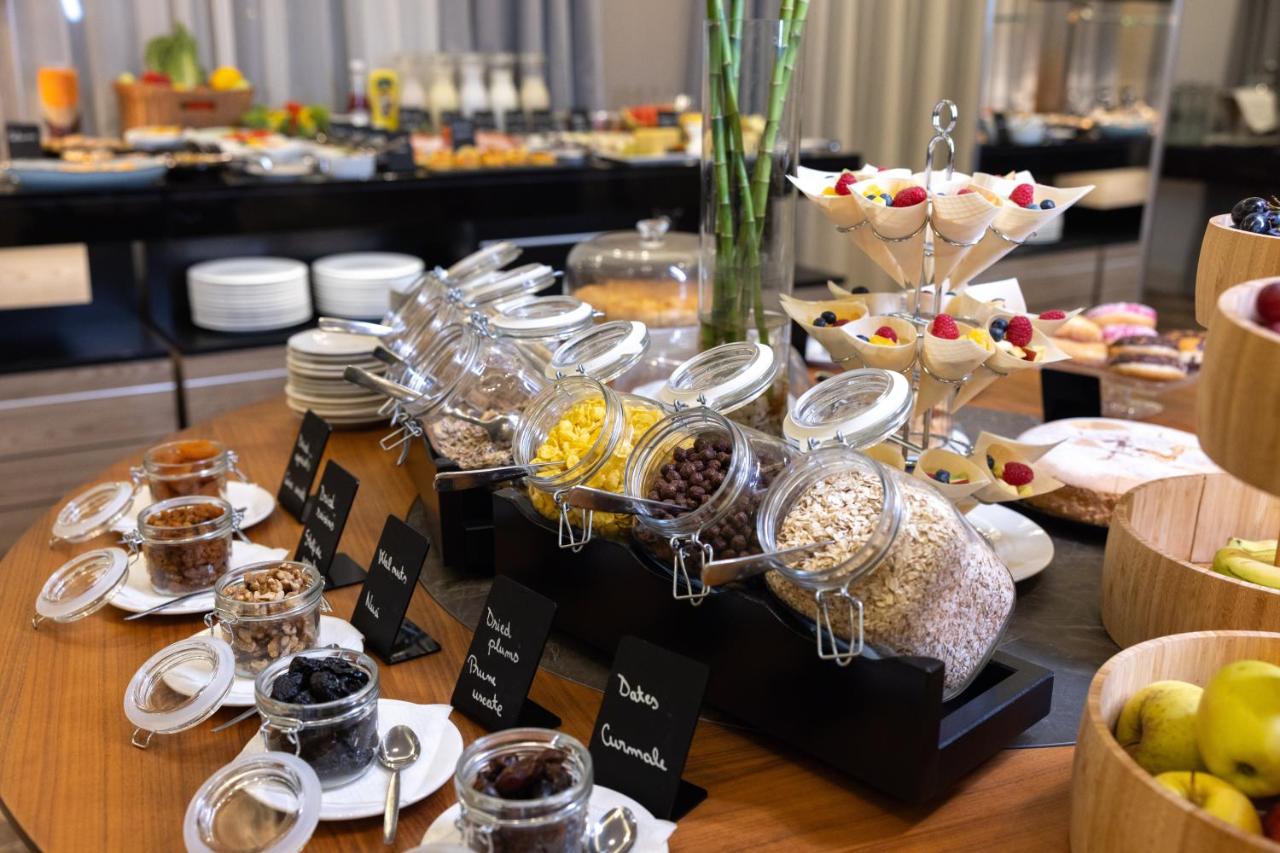 Tresor Le Palais Timisoara, Curio Collection by Hilton