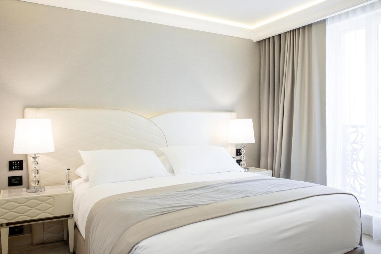 Tresor Le Palais Timisoara, Curio Collection by Hilton