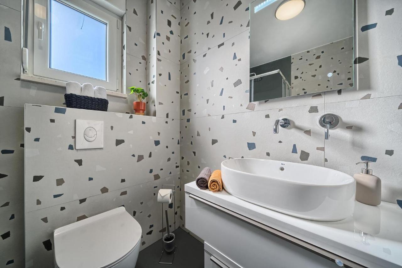 The Lookout Liveli - Premium Sea-View Apartment - 4