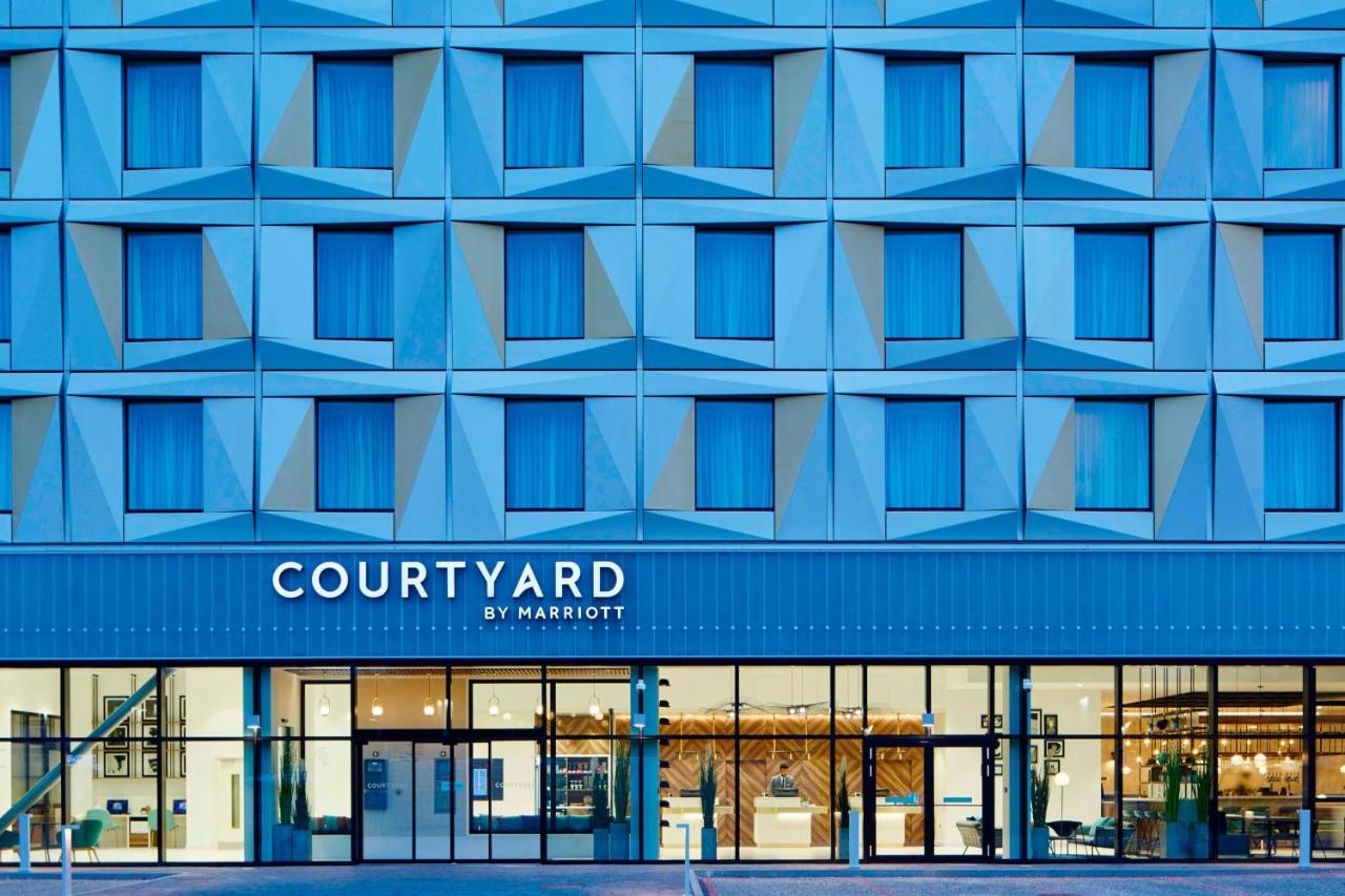 Courtyard by Marriott Luton Airport - 3