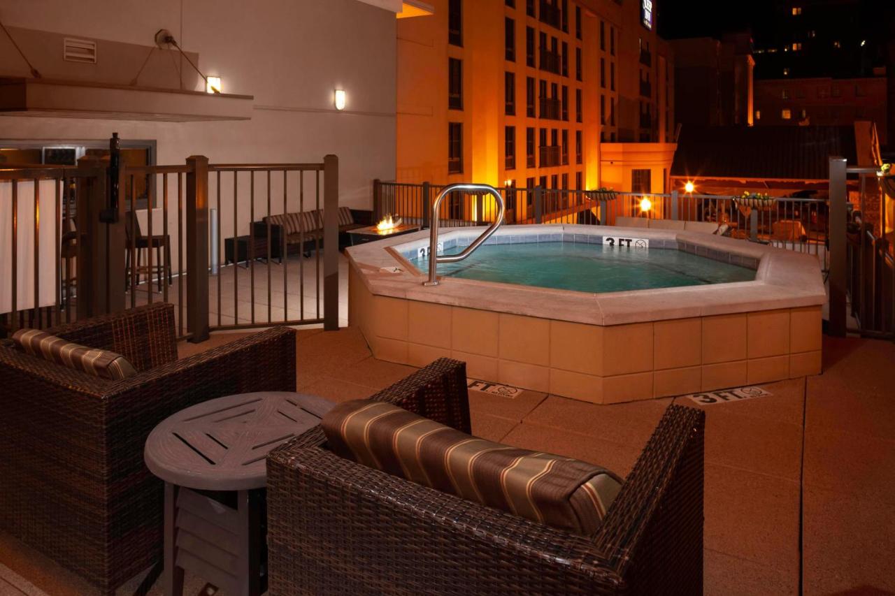 Courtyard by Marriott Memphis Downtown