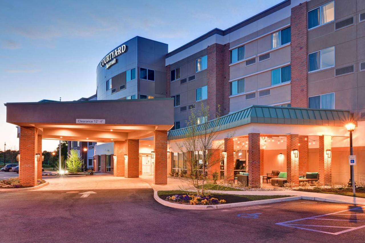 Photo - Courtyard by Marriott Long Island Islip/Courthouse Complex