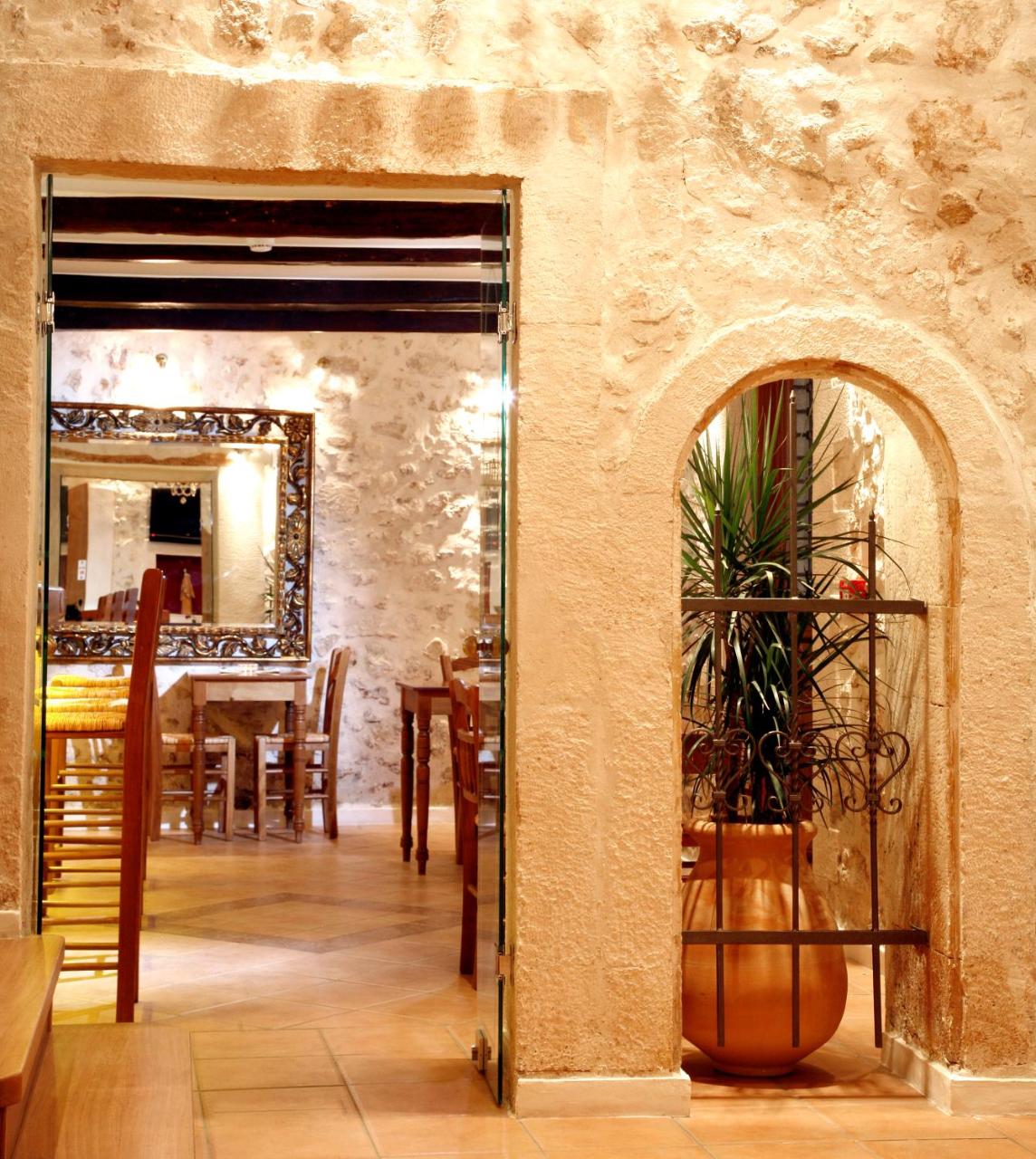 Leo Hotel photo 3