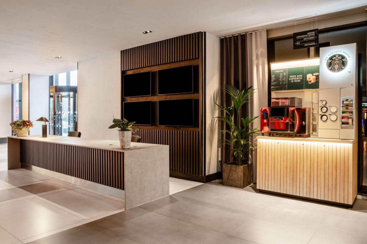 Radisson RED London Heathrow - 5