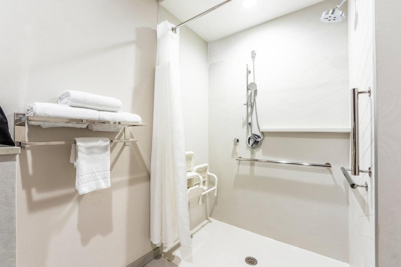 Fairfield Inn & Suites by Marriott Dallas Plano/Frisco photo 2
