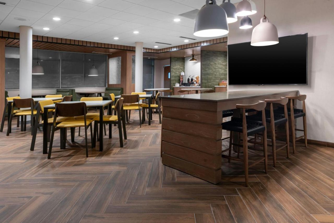 Fairfield Inn & Suites by Marriott Dallas DFW Airport North/Irving photo 2