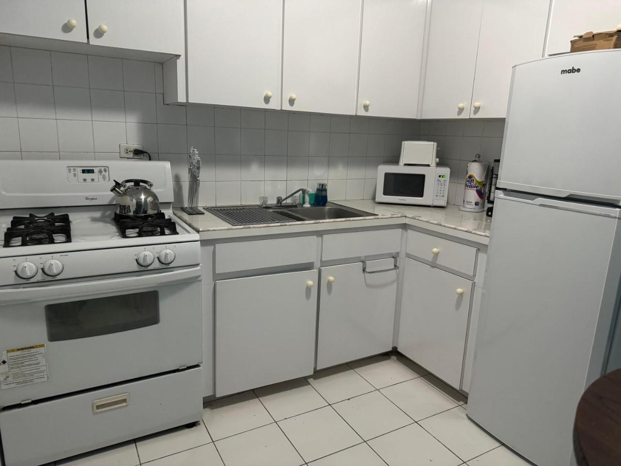 Kozy Bahamas Getaway 25mins from Airport & USA Embassy photo 4
