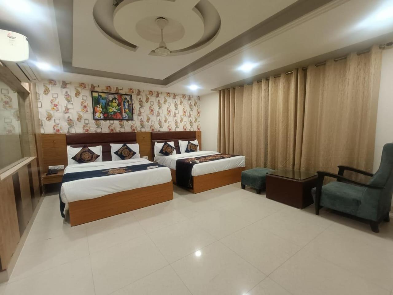 Hotel Grand Suites by D'Capitol - Near IGI Airport photo 4