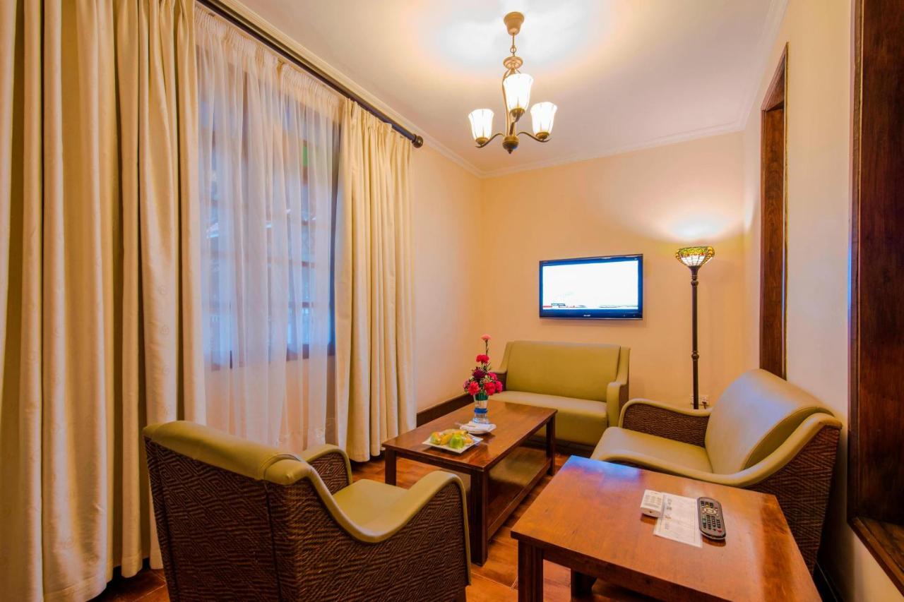 Protea Hotel Dar es Salaam Courtyard photo 4