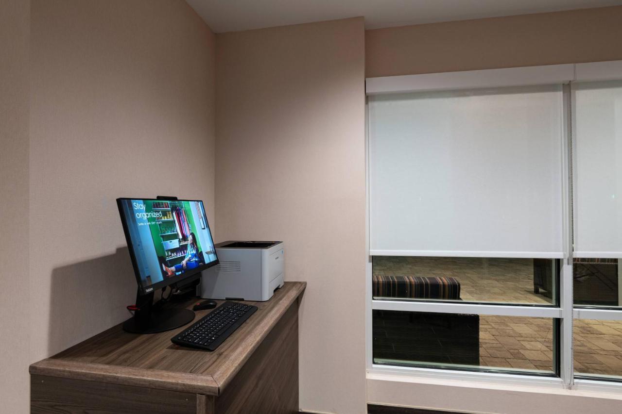 TownePlace Suites by Marriott San Antonio Northwest at the RIM photo 3