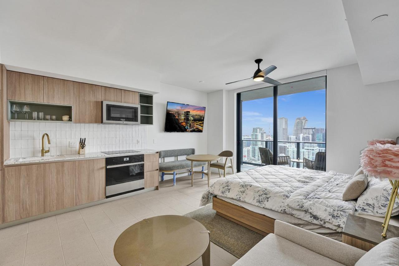 On 47th Floor! Free Parking & Views From The Top - 3