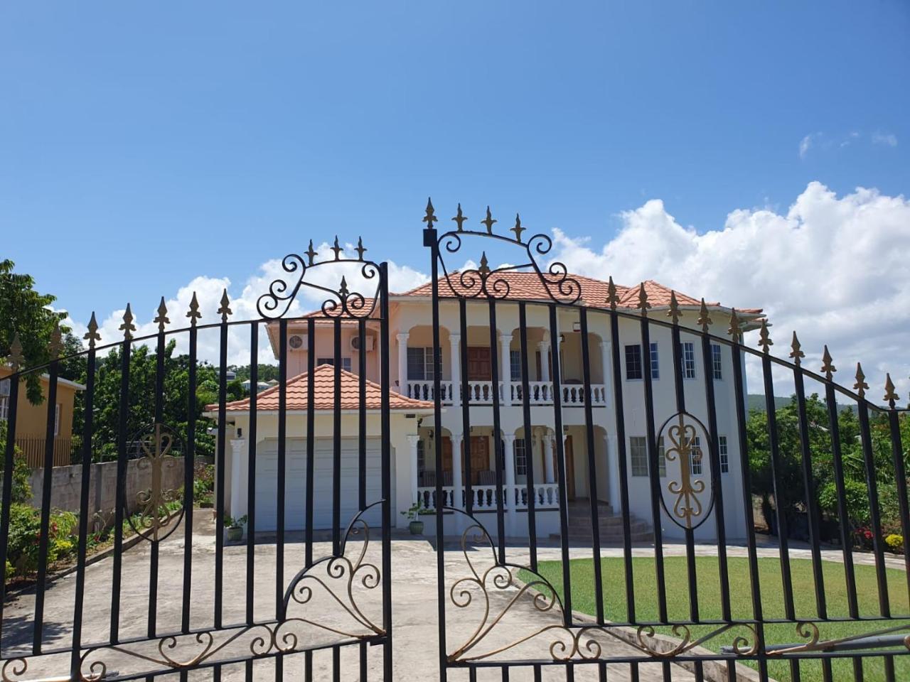 Rosewood Villa Thumbnail