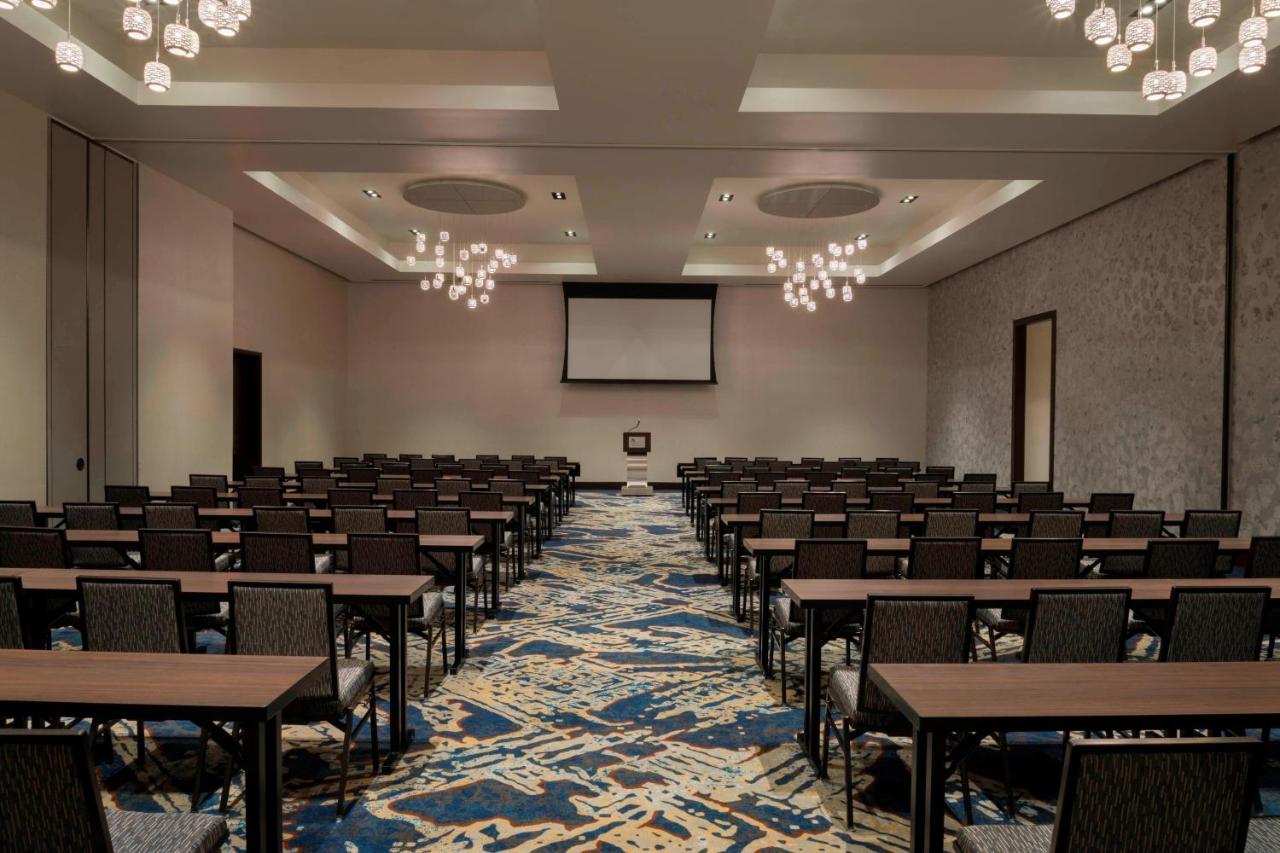Buffalo Marriott at LECOM HARBORCENTER photo 3