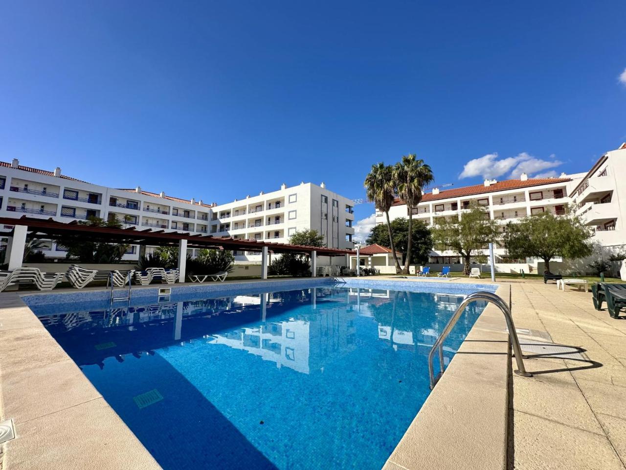 Vilamoura Grand Terrace with Pool by Homing - 3