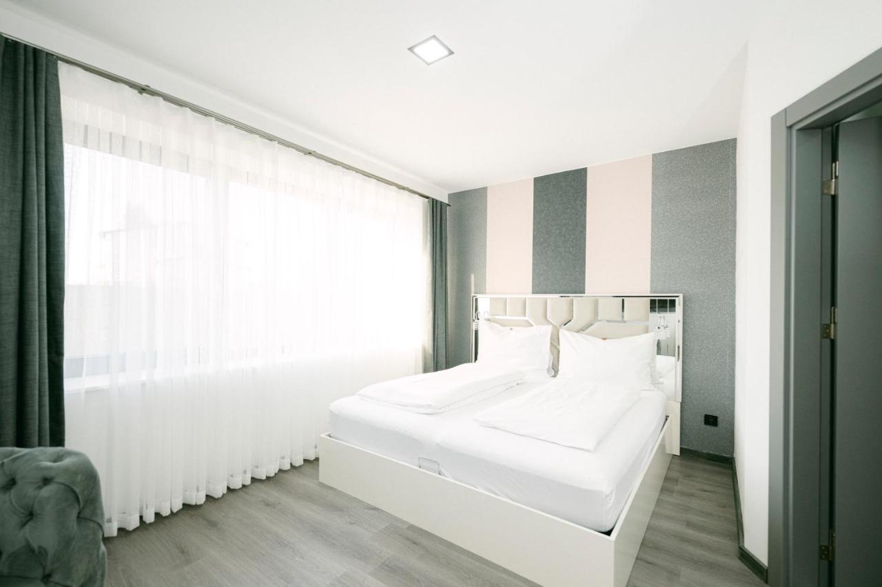 PARKHOTEL BRAUNAU - 24 Stunden Self Check-IN - 5