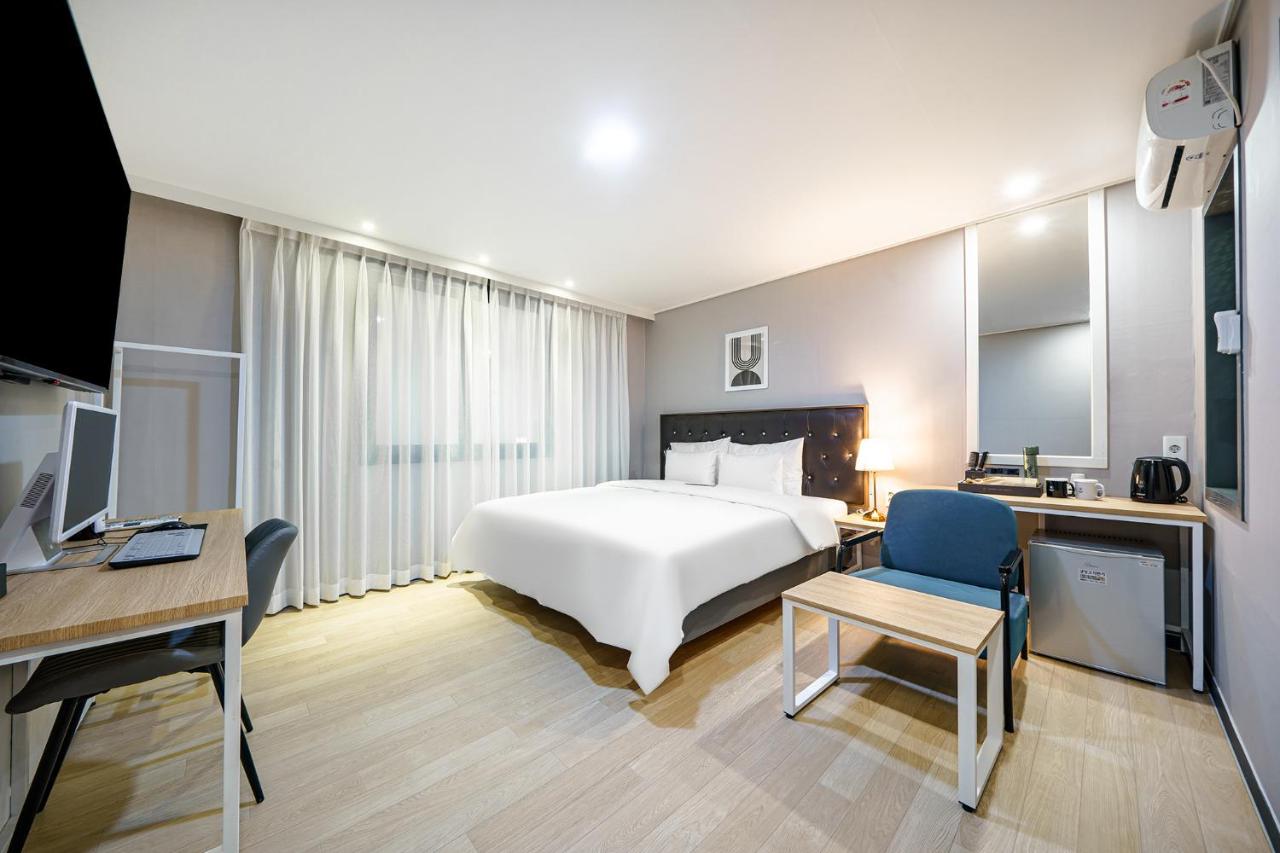 Brown Dot Hotel Angang photo 3