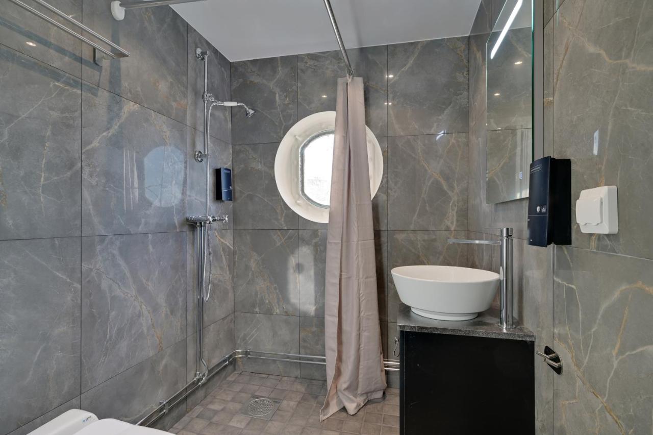 Mälardrottningen Yacht Hotel photo 2