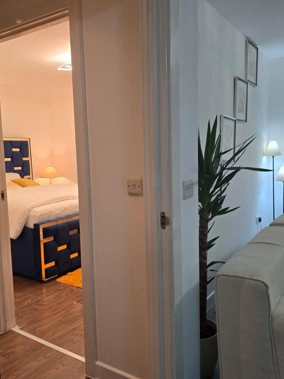 Mega1 Luxury Spacious 1Bedroom Apartment, Manchester - 6