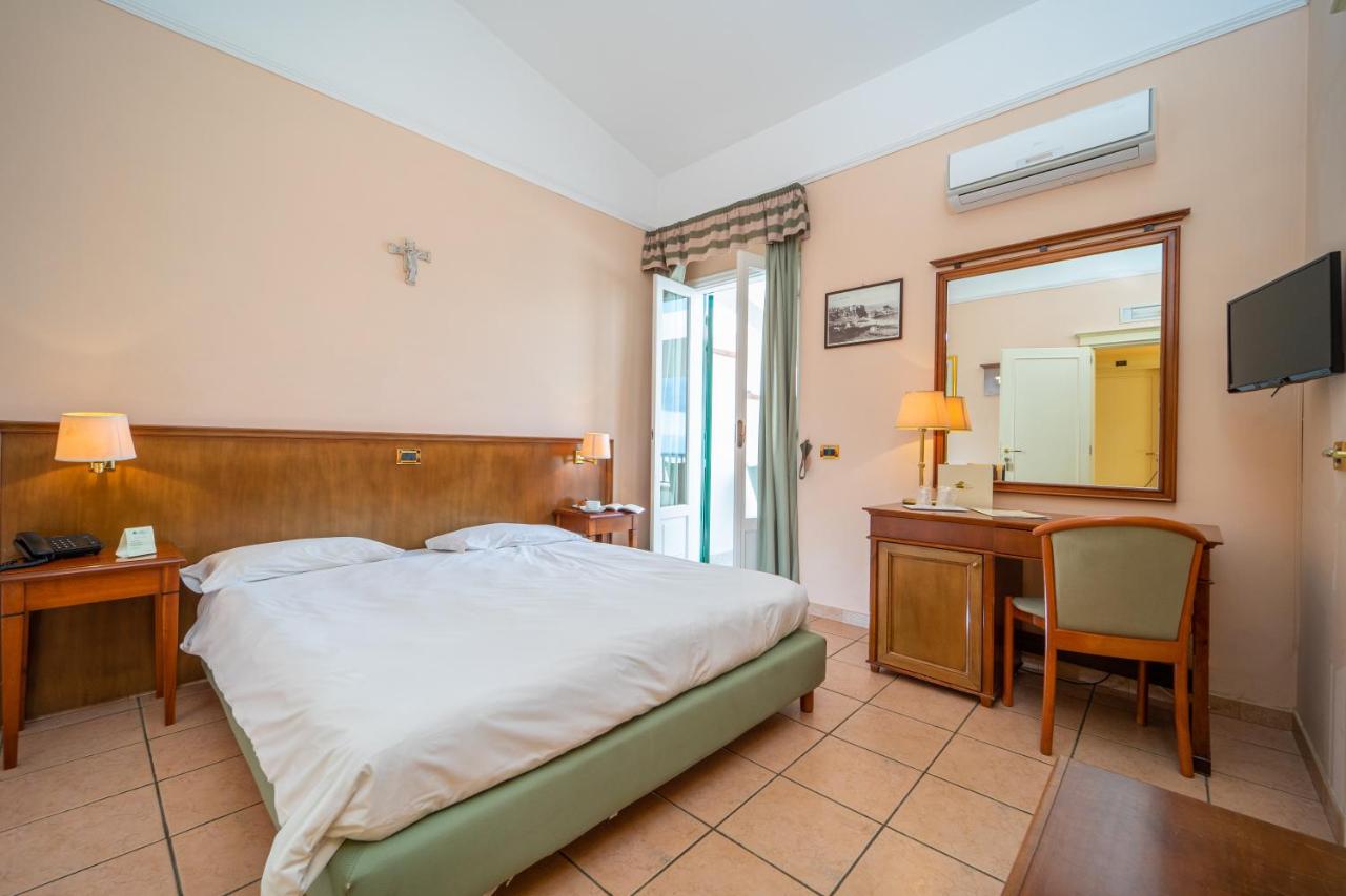 Hotel Santa Lucia photo 2