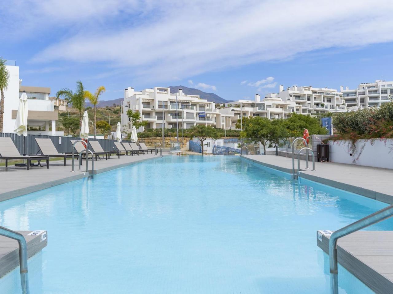 Spacious apartment with terrace and garden close to the sea - 4