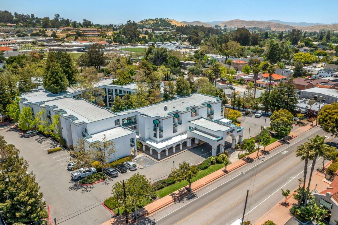 Quality Suites Downtown San Luis Obispo - 2
