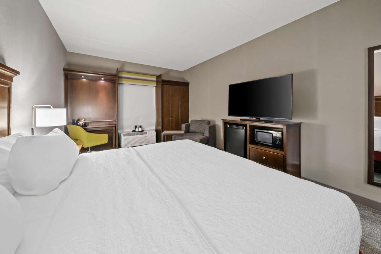 Hampton Inn New Bedford/Fairhaven photo 2