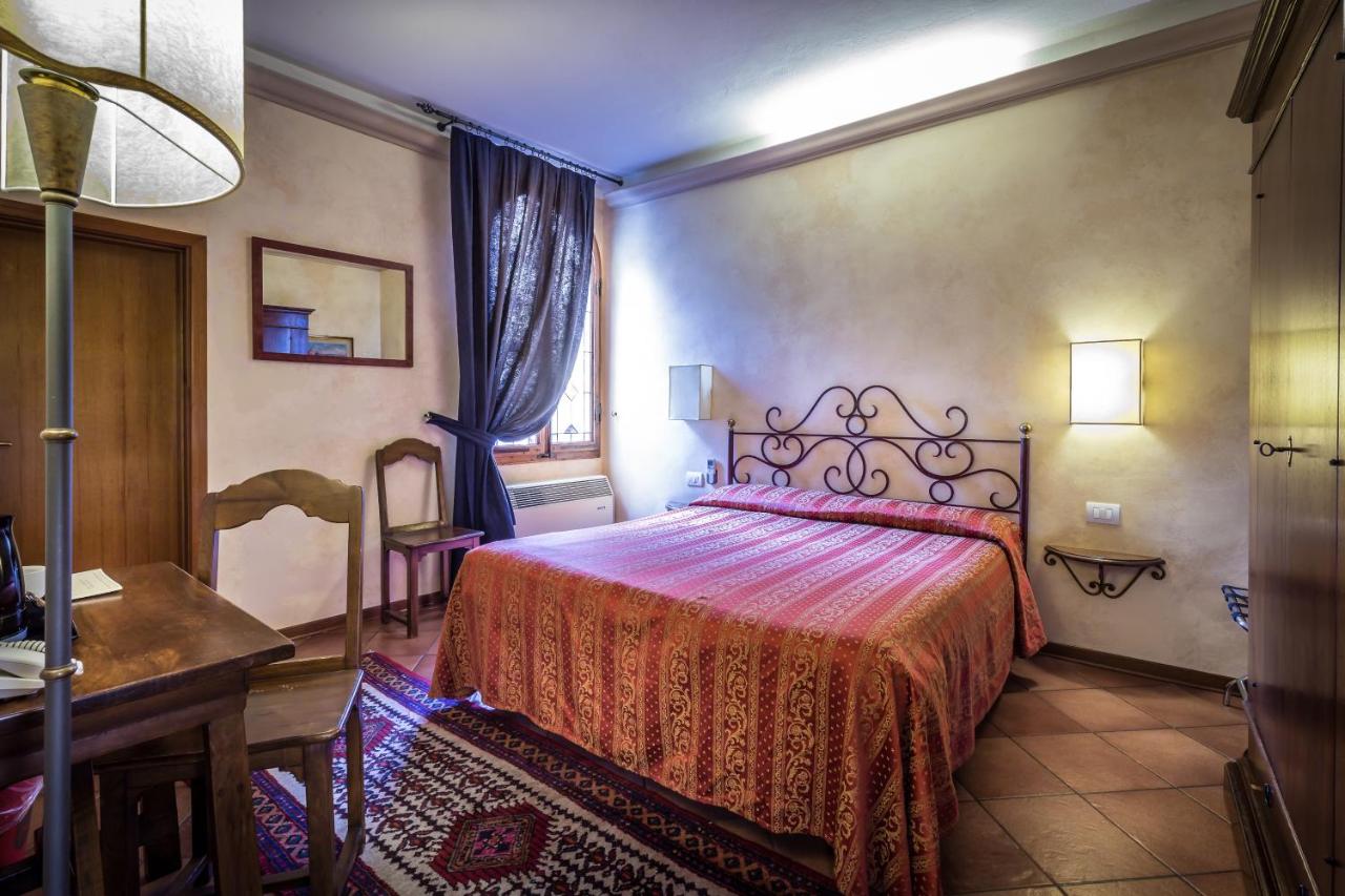 Photo - Hotel Mario's