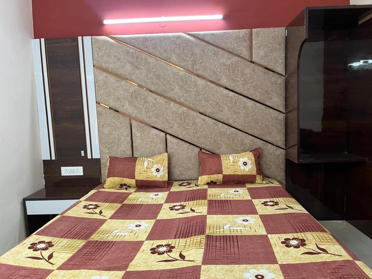 Foto - Jyoti deluxe