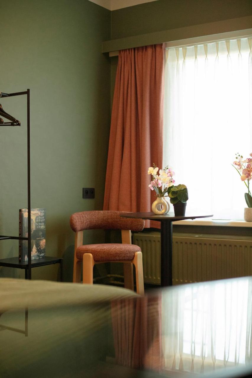 Photo - Gillis Eight Guest Rooms by Romy&Travis