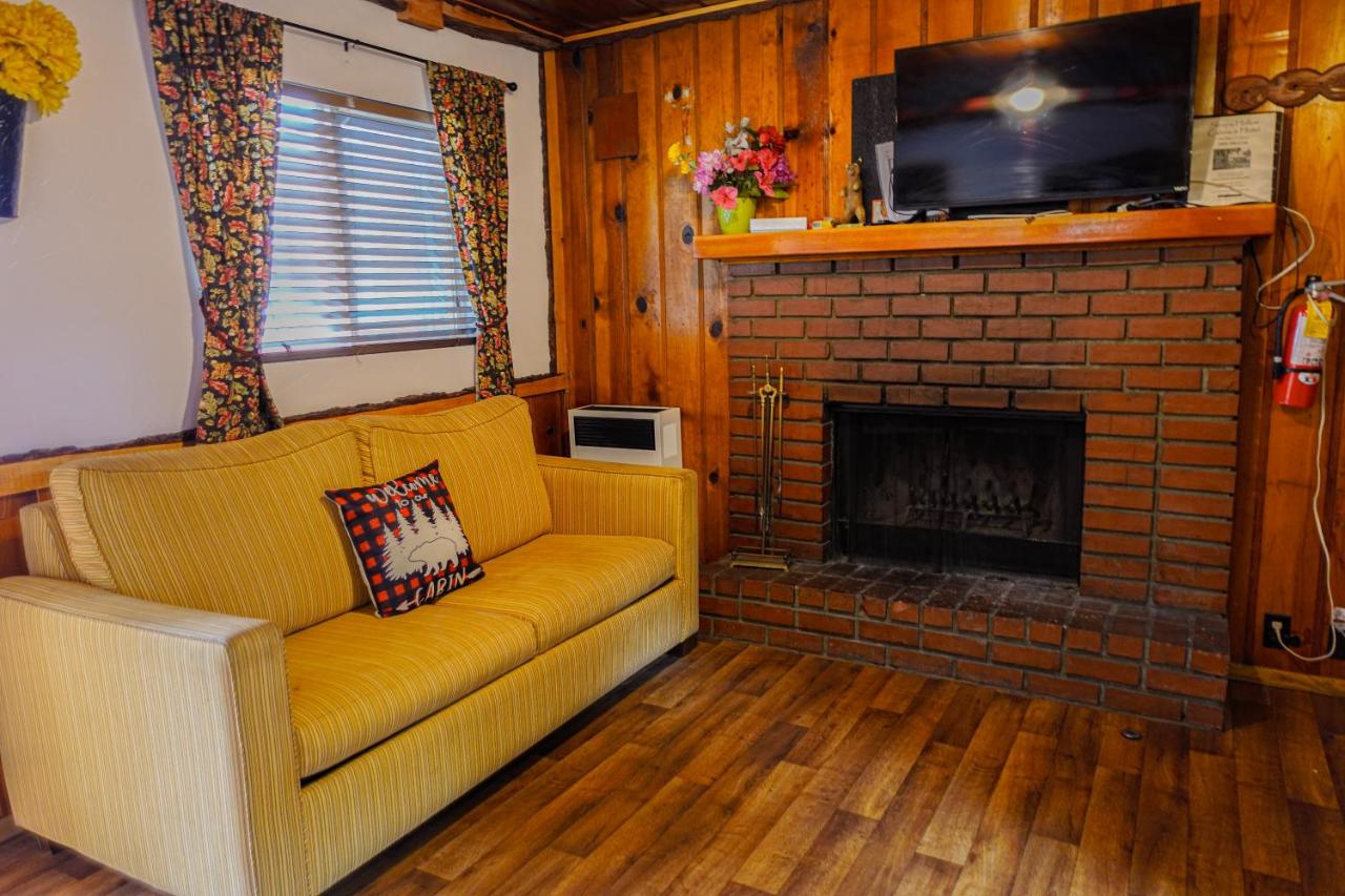 Sleepy Hollow Cabins and Hotel photo 4