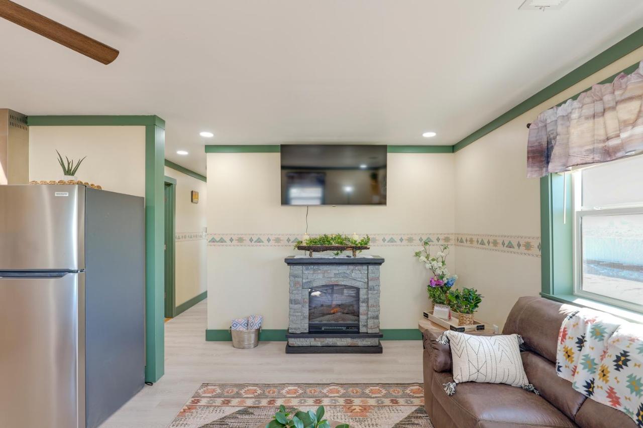 9 Mi to Lake Carlsbad: Pet-Friendly Apt - 4