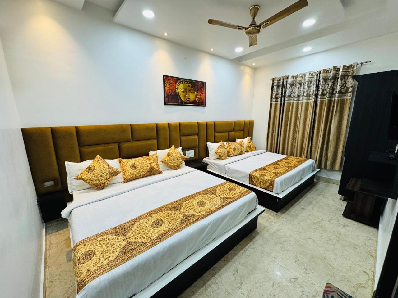 Yuvraj Residency - 1 minute walking from Golden Temple
