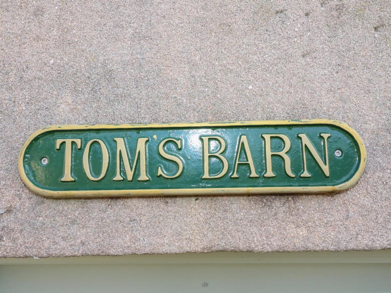 Tom's Barn - 2