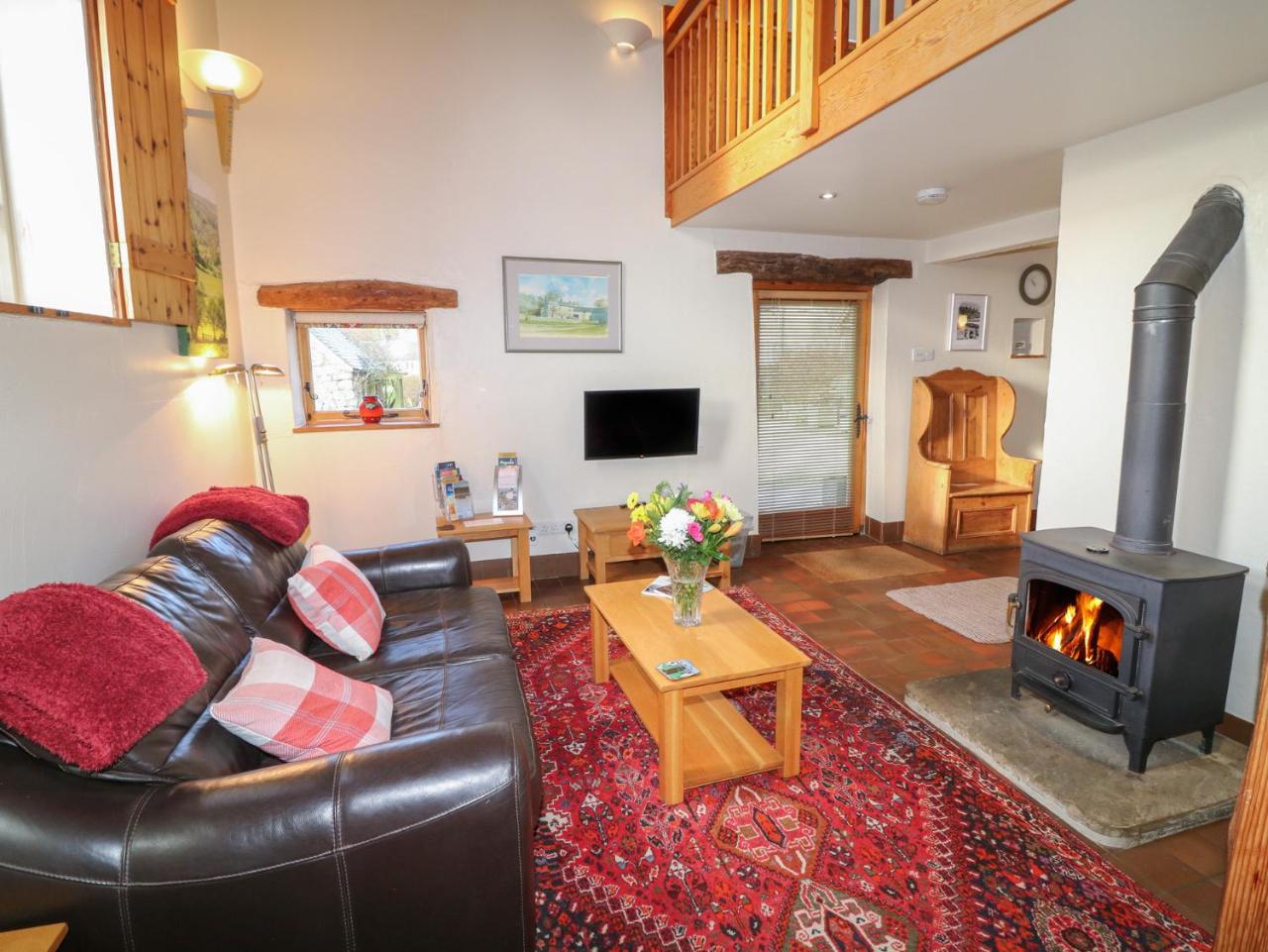 Tom's Barn - 4